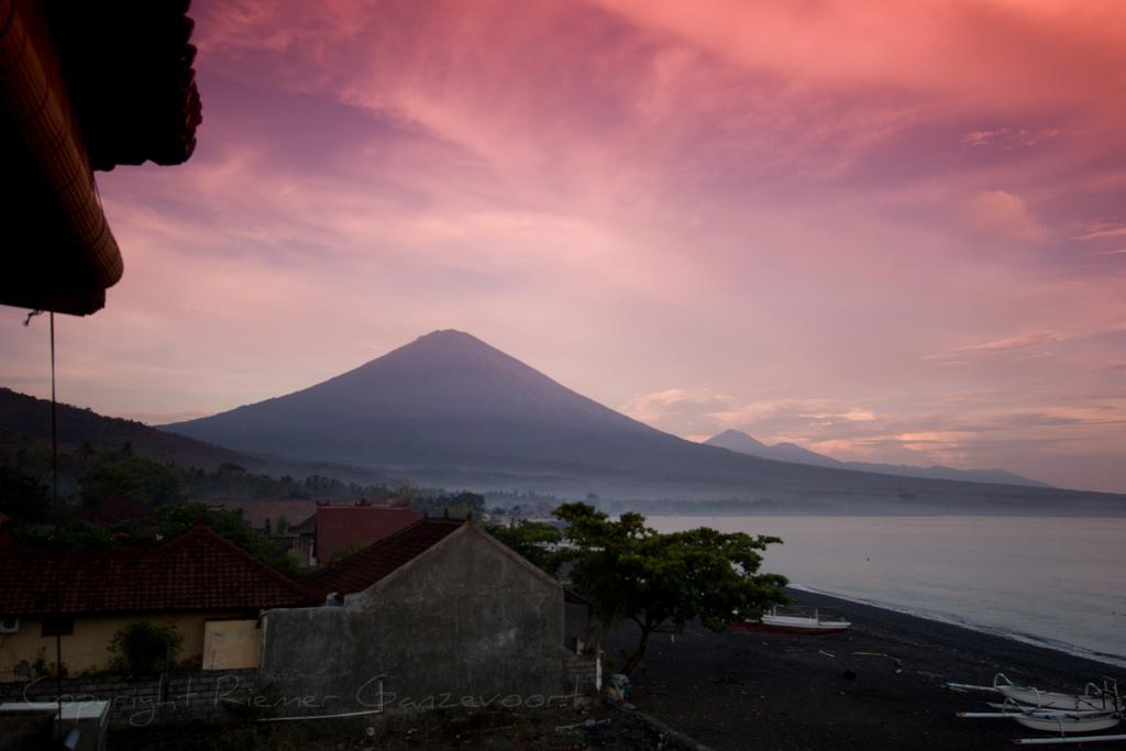 Alur Beach Homestay Амед Номер фото